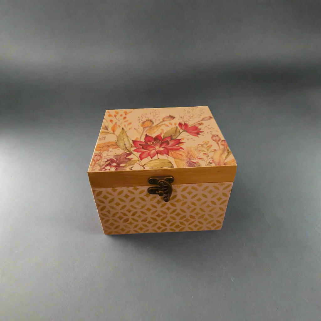 Opulent Square Jewelry Box β Elegant Storage with Artistic Charm