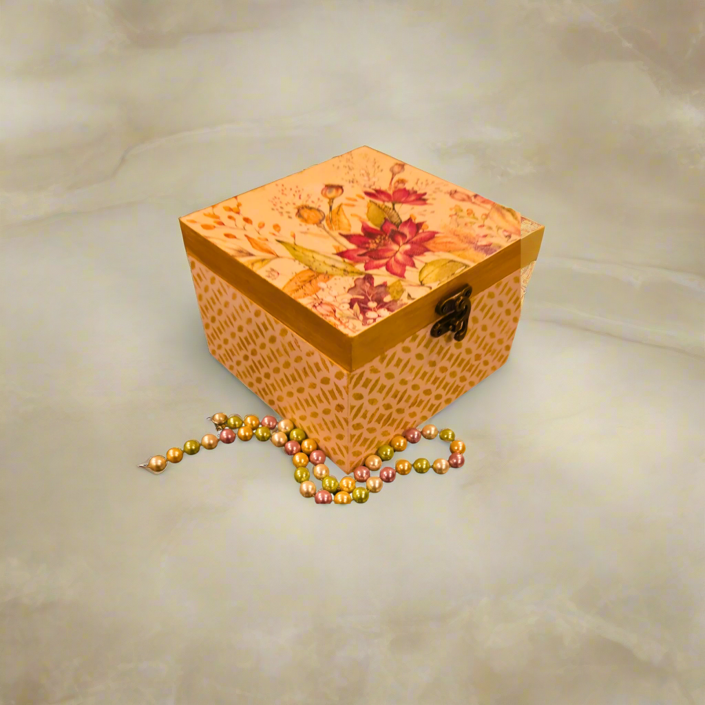 Opulent Square Jewelry Box – Elegant Storage with Artistic Charm